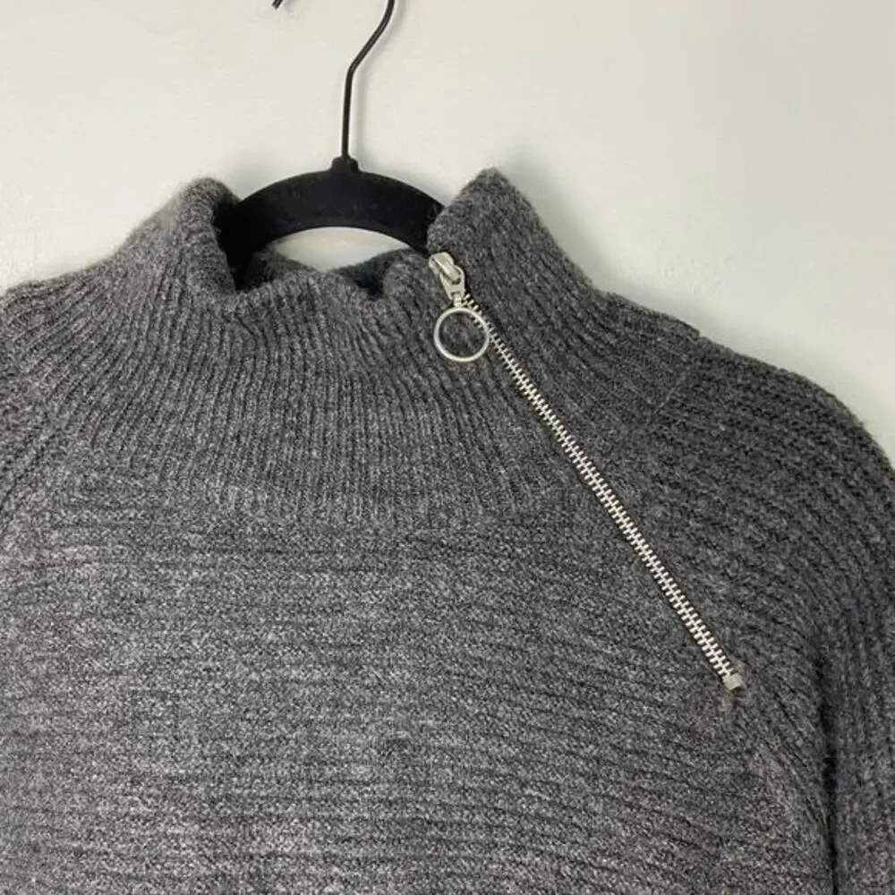 Topshop Gray Mock Neck Asymmetric Zip Neckline Sweater Size Small (4-6)